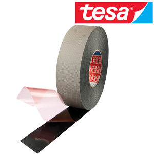 Valsetape would be translated to "cinta adhesiva" in Spanish.