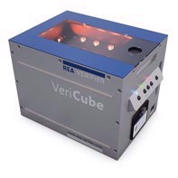 REA VeriCube UV 365nm con módulo de cámara: óptica de 16 mm, campo de visión de 63 x 47 mm.